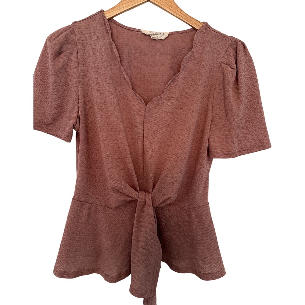 Sweet Wanderer Scalloped‎ Neckline Tie Waist pink/dusty rose Short Sleeve Top S